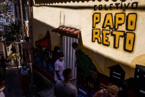 Coletivo Papo Reto completa sete anos de atuação no Alemão. Voz das Comunidades